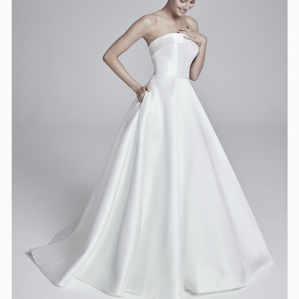 Elegant White Strapless Gown